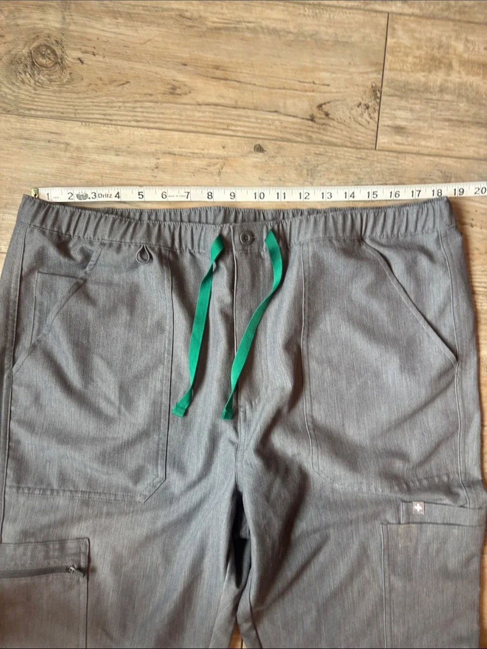 Figs Men's Gray Cargo Scrub Pants with Green Drawstring XL